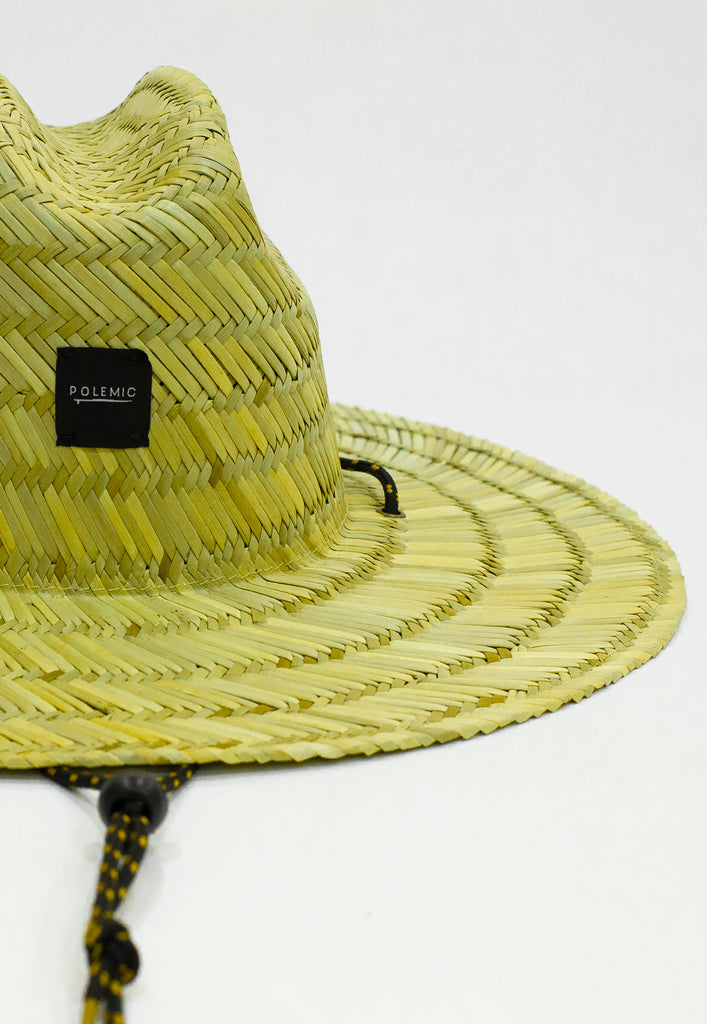 sombrero de paja polemic